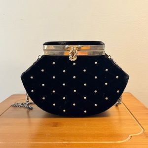 Vintage 1950s 1960s box purse handbag. Chain drop strap. Black Velvet gold studs